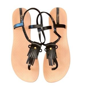 Ipanema Tassy Fringe Thong Strappy Sandals Brown Women’s Size 10‎
